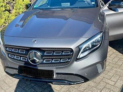 Gebraucht Mercedes GLA220 170 PS (125 kW) 2018 Grau SUV
