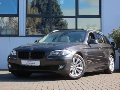 Gebraucht BMW 525 Sport Line 210 PS (154 kW) 2011 Grau Kombi