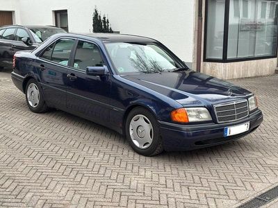Gebraucht Mercedes C180 122 PS (89 kW) 1994 Blau Limousine
