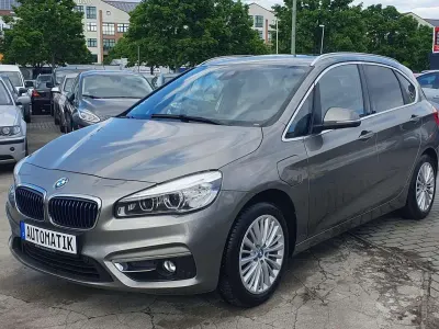 Używany BMW 225 Luxury Line 136 KM (100 kW) 2018 Srebrny Minivan
