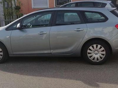 Gebraucht Opel Astra Edition 101 PS (74 kW) 2012 Kombi