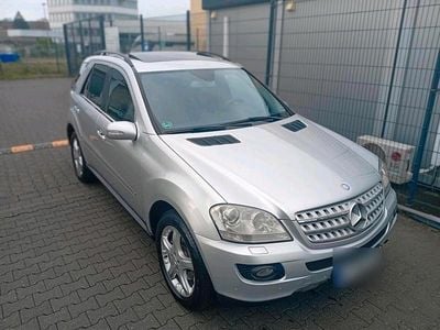 Second-hand Mercedes ML350 272 CP (200 kW) 2007 Argintiu SUV