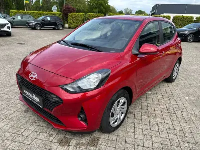Neu Hyundai i10 63 PS (46 kW) 2025 Dragon red Kleinwagen