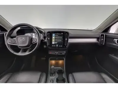 Gebraucht Volvo XC40 Momentum 190 PS (139 kW) 2018 Silber SUV