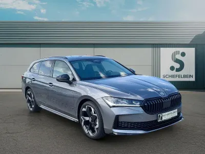 Gebraucht Skoda Superb SportLine 150 PS (110 kW) 2025 Graphitegrau metallic Kombi
