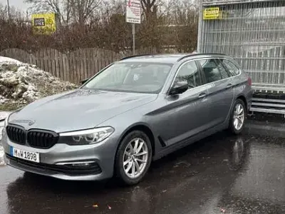 Gebraucht BMW 520 Luxury Line 190 PS (139 kW) 2018 Silber Kombi
