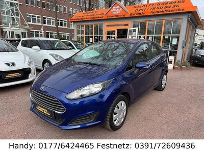 Usata Ford Fiesta 82 CV (60 kW) 2015 Blu Utilitaria