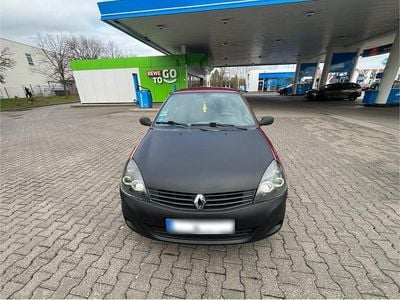 Gebraucht Renault Clio II 75 PS (55 kW) 2003 Rot Kleinwagen