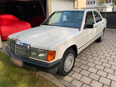 Usata Mercedes 190 122 CV (89 kW) 1984 Bianco Berlina