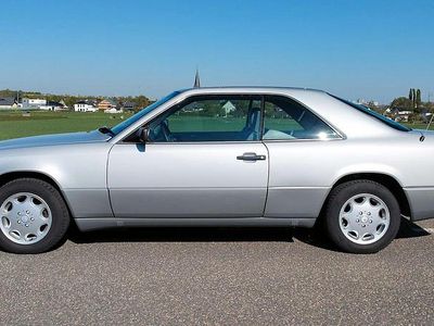 Usata Mercedes 230 132 CV (97 kW) 1988 Argento Coupé