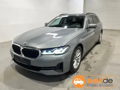 Gebraucht BMW 520 190 PS (139 kW) 2023 Skyscraper grey Kombi
