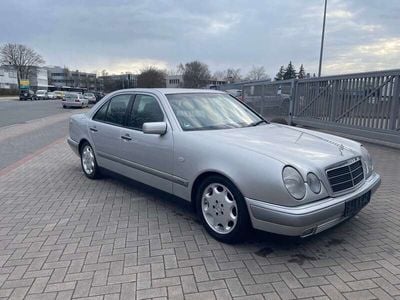 Mercedes E320