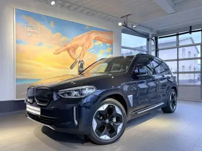 Gebraucht BMW iX3 Impressive 210 kW (286 PS) 2021 Carbonschwarz metallic SUV