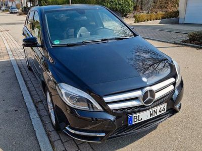 Usata Mercedes B180 122 CV (89 kW) 2011 Nero Monovolume
