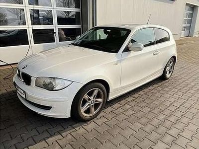 Gebraucht BMW 116 122 PS (89 kW) 2009 Weiß Kleinwagen