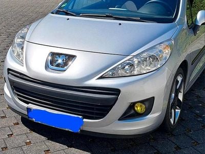 Gebraucht Peugeot 207 73 PS (53 kW) 2010 Silber Kleinwagen