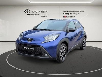 Neu Toyota Aygo X 72 PS (52 kW) 2025 Grün SUV