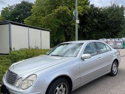 Mercedes E200