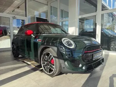 Gebraucht Mini John Cooper Works 231 PS (169 kW) 2019 Rebel green Kleinwagen