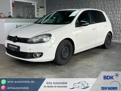 Gebraucht VW Golf VI Style 80 PS (58 kW) 2011 Weiß Kleinwagen