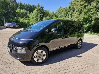 Gebraucht Hyundai Staria 224 PS (164 kW) 2025 Schwarz Van / Kleinbus