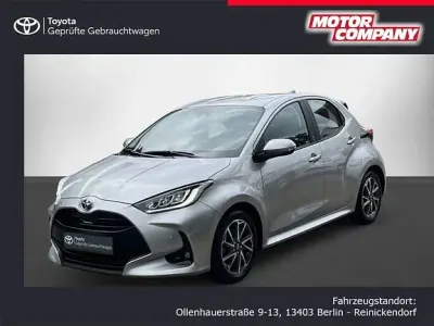 Gebraucht Toyota Yaris Basis 116 PS (85 kW) 2022 Shimmering silver metallic Kleinwagen