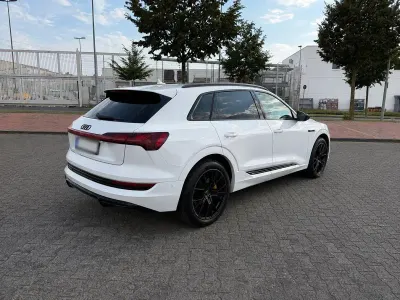 Gebraucht Audi e-tron S-Line 230 kW (313 PS) 2021 Weiß SUV