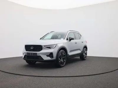Nouvelle Volvo XC40 Plus 197 ch (144 kW) 2026 Gris SUV