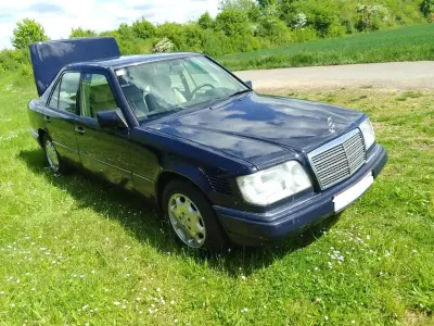 Gebraucht Mercedes 300 200 PS (147 kW) 1995 Blau Limousine