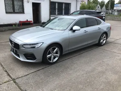 Usata Volvo S90 R-Design 190 CV (139 kW) 2018 Argento Berlina