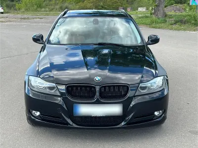 Gebraucht BMW 318 143 PS (105 kW) 2011 Schwarz Kombi
