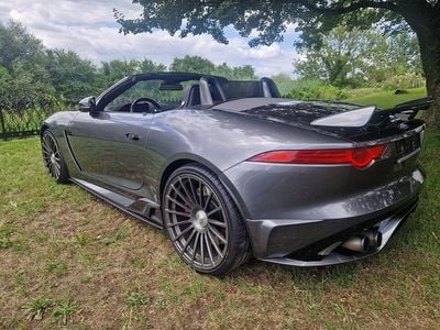 Grau Gebraucht 2016 Jaguar F-Type SVR Cabrio | 69.990 €
