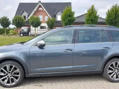 Gebraucht Skoda Octavia Scout Scout 4x4 184 PS (135 kW) 2017 Quarzgrau metallic Kombi