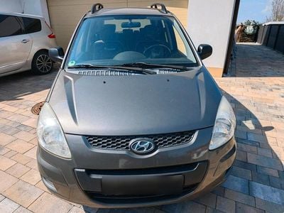 Usado Hyundai Matrix 103 HP (75 kW) 2009 Cinzento Monovolume