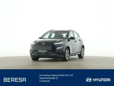 Gebraucht Hyundai Kona Select 100 kW (136 PS) 2023 Schwarz SUV