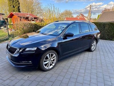 Usado Skoda Octavia Ambition 116 HP (85 kW) 2017 Preto Carrinha