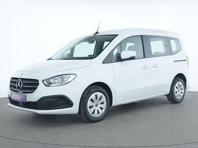 Gebraucht Mercedes T180 131 PS (96 kW) 2024 Arktikweiss Van / Kleinbus