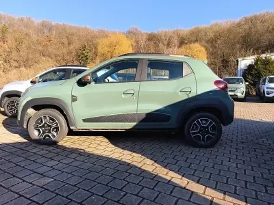 Używany Dacia Spring Extreme 47 kW (65 KM) 2023 Zielony Hatchback