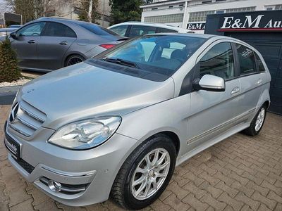 Gebraucht Mercedes B200 Sport 140 PS (102 kW) 2011 Silber Van / Kleinbus