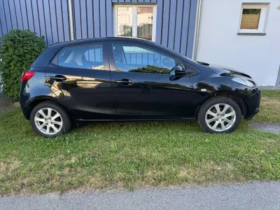 Gebraucht Mazda 2 Independence 75 PS (55 kW) 2009 Schwarz Kleinwagen