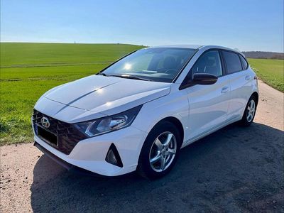 Gebraucht Hyundai i20 GO! 101 PS (74 kW) 2023 Weiß Kleinwagen