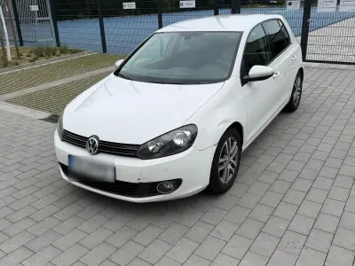Gebraucht VW Golf VI 125 PS (91 kW) 2010 Weiß Kleinwagen
