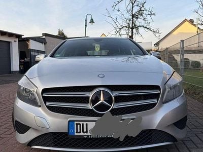 Gebraucht Mercedes A180 122 PS (89 kW) 2013 Silber Limousine