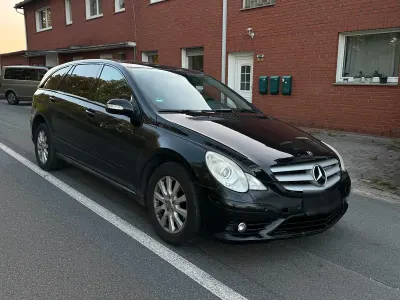 Używany Mercedes R320 224 KM (164 kW) 2008 Czarny Minivan