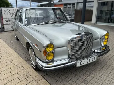 Gebraucht Mercedes 300 200 PS (147 kW) 1970 Silber Limousine