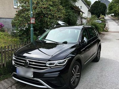 gebraucht VW Tiguan Allspace Elegance 2,0l TSI OPF 4Motion 7-Sitze