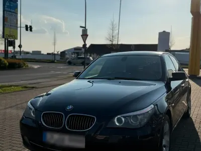 Gebraucht BMW 523 190 PS (139 kW) 2007 Blau Limousine