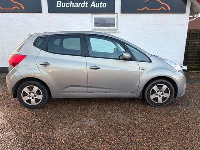 Gebraucht Kia Venga Intro Edition 90 PS (66 kW) 2015 Silber Kleinwagen