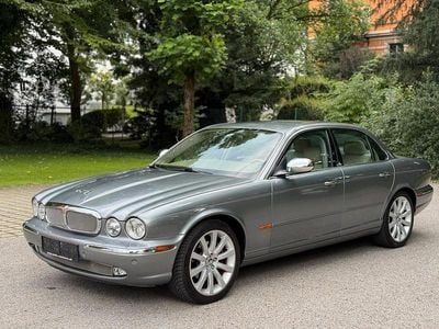 Jaguar XJ8
