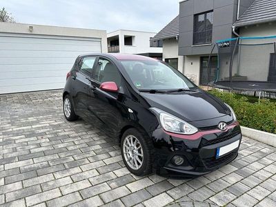 Gebraucht Hyundai i10 Trend 67 PS (49 kW) 2017 Schwarz Kleinwagen